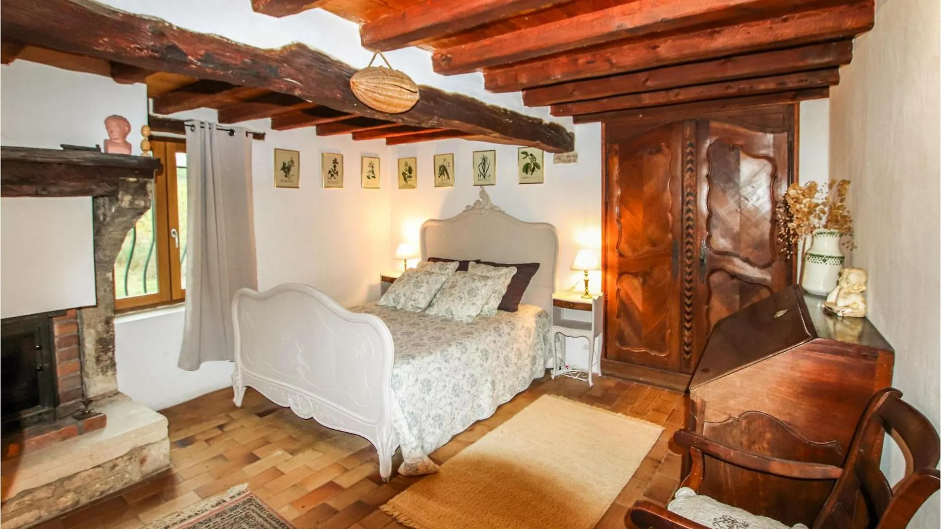 Vakantiehuis 3 Bedroom Gorgeous Home In Salles Sous Bois